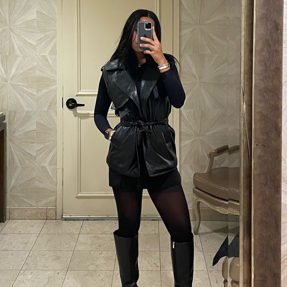 NA-KD Women's Black Sleeveless Jacket